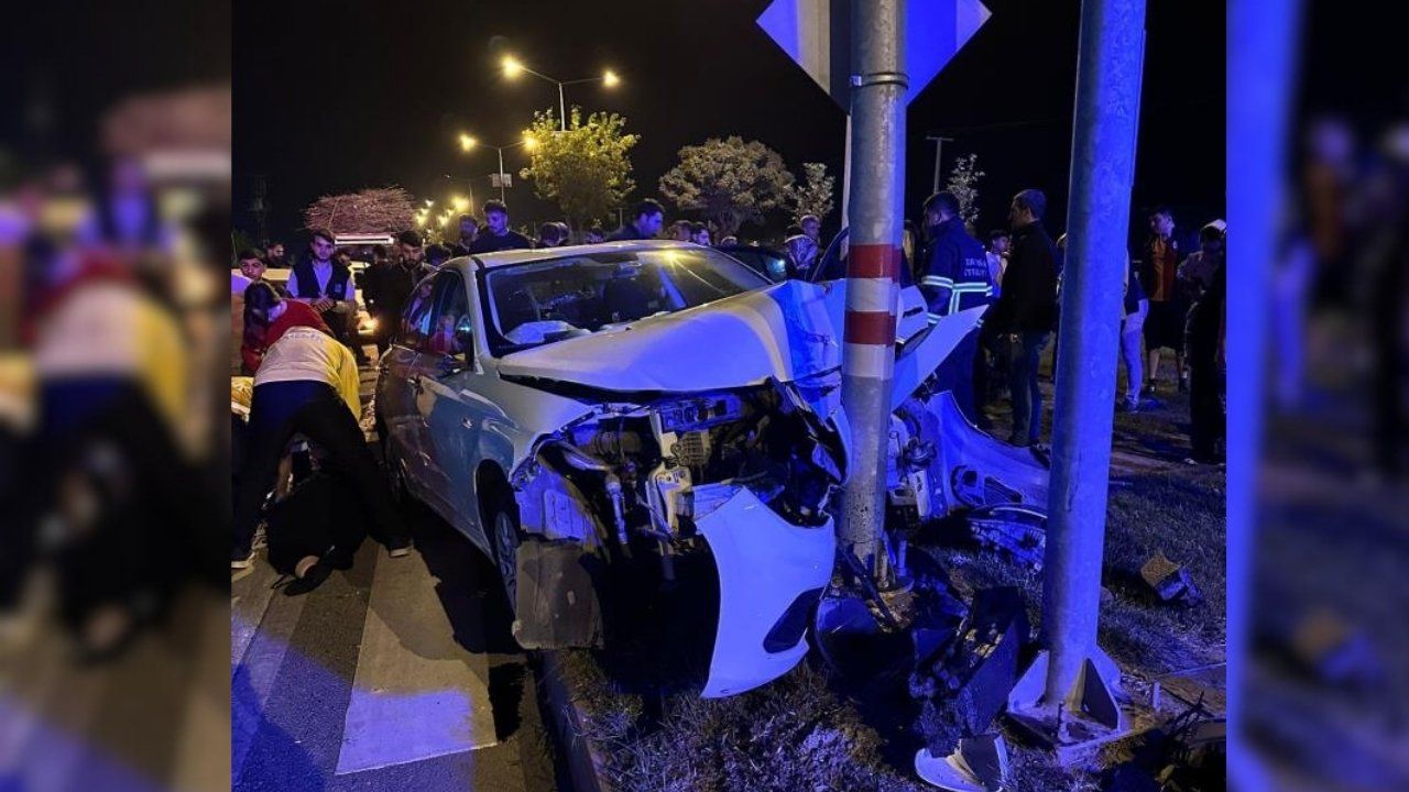 Batman'da Otomobil Direğe Çarptı: 3 Yaralı