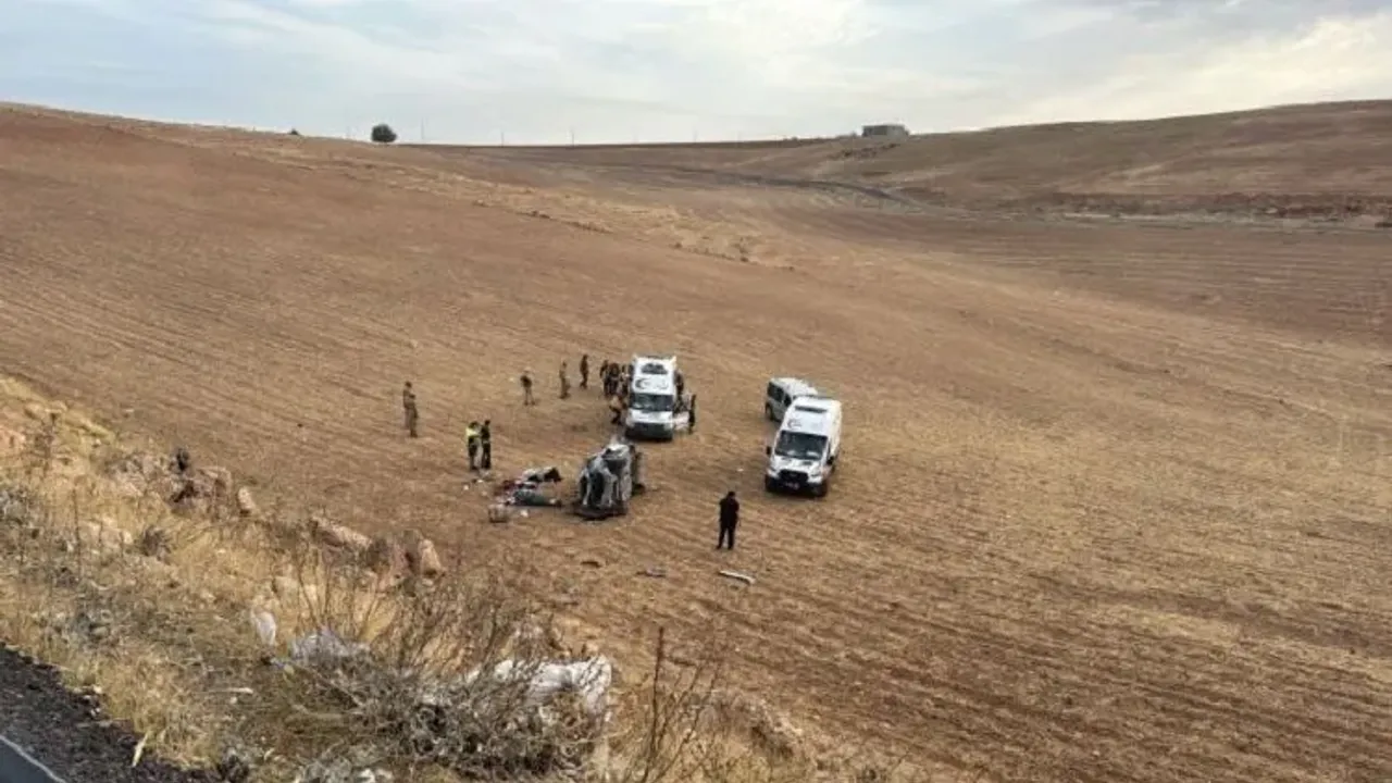 Diyarbakır’da Otomobil Şarampole Yuvarlandı: 1 Ölü, 3 Yaralı