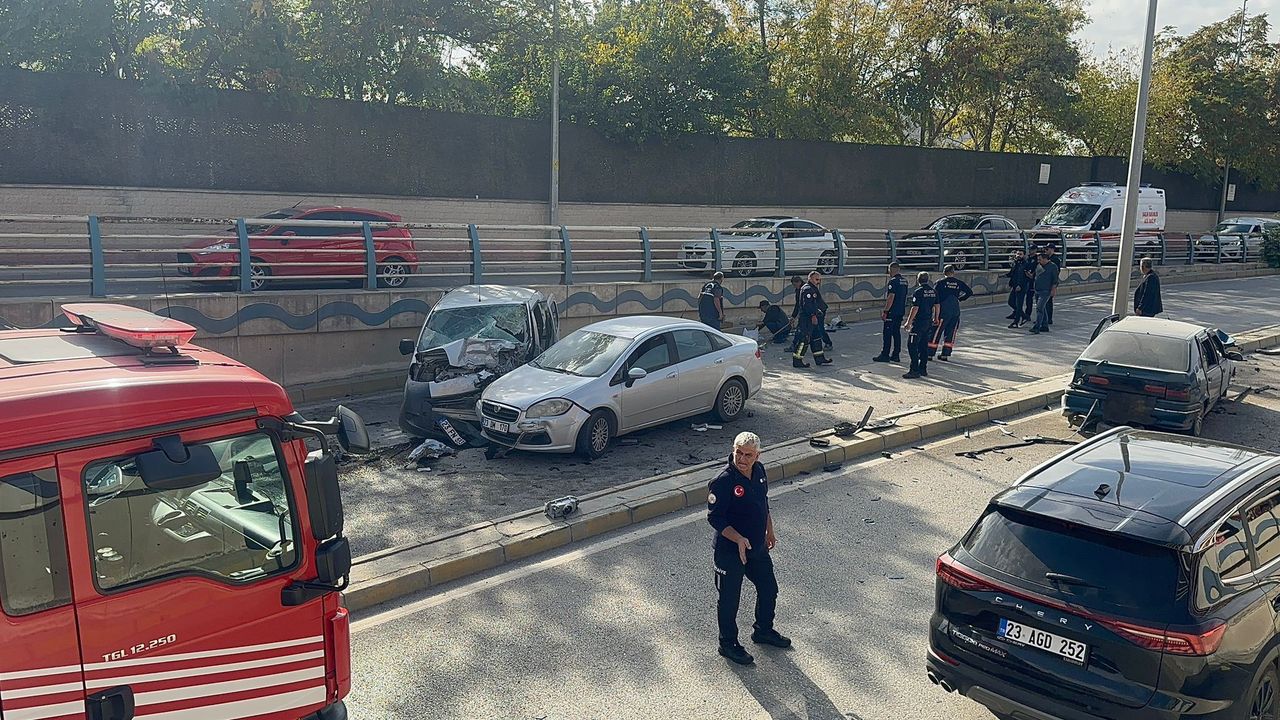 Zincirleme trafik kazası: ölü ve yaralılar var!