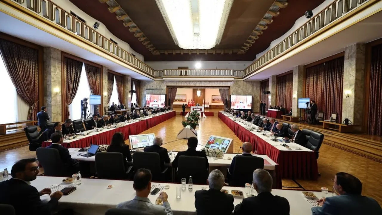 Meclis’te PKK Tartışması: Numan Kurtulmuş Salonu Terk Etti