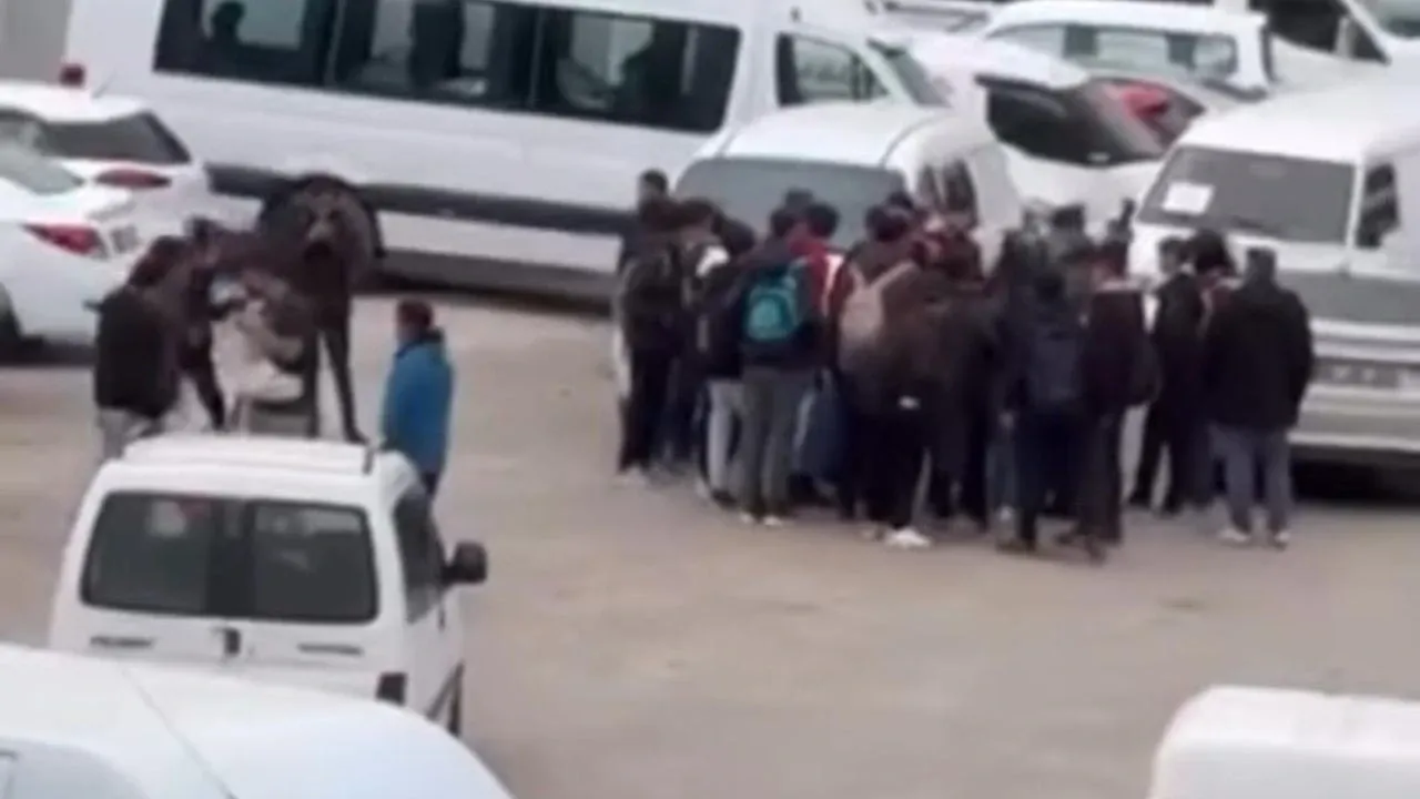 Van’daki Okul Kavgasında Öğretmene Taş Atan Öğrenci Tutuklandı!