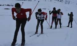 Bitlis’te Kayaklı Koşu Sezonu Başladı: Sporcular Kar Üstünde Zorlu Antrenmanlara Devam Ediyor