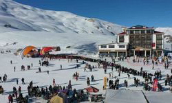 Hakkari Kış Turizminde Van'ı  Geçti! Kayak Merkezine Toplu Taşıma Seferleri Başladı