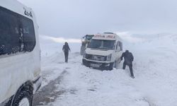 Van’da Tipiden Mahsur Kalan Öğrenciler ve Vatandaşlar Kurtarıldı