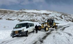 Van'da yolda kalanların imdadına onlar yetişti