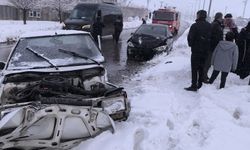 Van'da Trafik Kazası Yaralılar Var