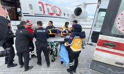 Kalçası Kırılan Çocuk Ambulans Uçakla Hastaneye Sevk Edildi