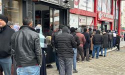 Van'da Her Sabah Aynı Manzara: Uzun Kuyrukların Sebebi Ne?