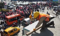 Van’da 1 Mayıs:  İşçiler Çalıştı, Memurlar Tatil Yaptı!