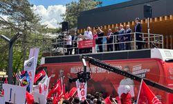 Van’da kafalar karışık! CHP mi DEM Parti Mitingi mi?
