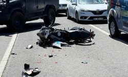 Motosiklet Otomobile Çarptı: Biri Ağır 2 Yaralı