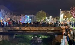 Van'da Hıdırellez Coşkusu! Akköprü Deresi Vatandaşların Akınına Uğradı