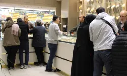 Haberi Duyan Vanlılar Kuyumculara Akın Etti