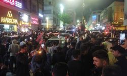 Maç Bitti, Kutlama Başladı! Van Sokaklara Döküldü!