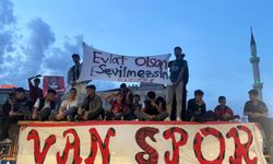 Van’da Vanspor Coşkusu: Meydanlar Stadyuma Döndü