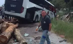 Karayolunda Feci Kaza: 8 Ölü, 20 Yaralı