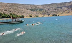 1 Kilometre Yüzerek Bayramı Kutladılar