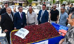 Van'da Sıcak Buluşma: Vali Balcı Esnafla Bir Araya Geldi