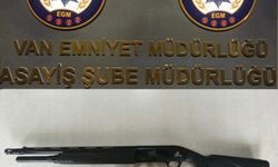 Van’da Emniyetten Gövde Gösterisi: Onlarca Aranan Şahıs Yakalandı