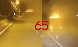 Kamyon Alevler İçinde Olmasına Rağmen Trafikte Yol Almaya Devam Etti
