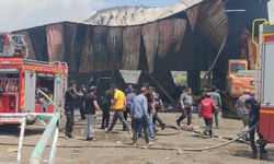 Van’daki Yangına TOMA ve İtfaiye Seferberliği!