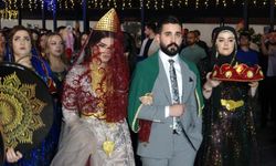 Van’daki Büyük Aşiret Düğününde Takı Geleneği Değişti