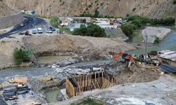 Van-Hakkari Karayolundaki Köprüler Bir Bir Yıkılıyor
