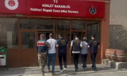 Hakkari’de Çorap İçine Gizlenmiş Uyuşturucu Yakalandı: 2 Kişi Tutuklandı!