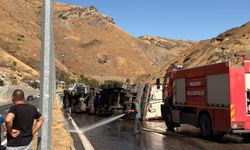Elazığ’da tır devirdi: 1 yaralı