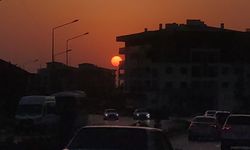 Van Gölü’nde Gün Batımı Eşsiz Manzaralar Sunuyor