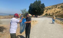 Van Gölü Sahili Gönüllülerle Temizlendi