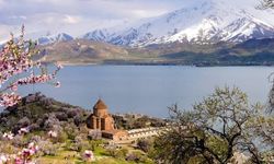 Akdamar Adası’na Nasıl Gidilir? İşte Adım Adım Ulaşım Rehberi