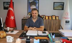16 yaşında tiyatroya başlayan Özgür Titiz, 15 yılın ardından müdür koltuğuna oturdu
