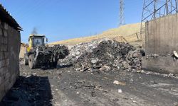 Tuşba Belediyesi’nden Hurdacılar Sitesi Yangını Sonrası Temizlik!
