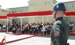 Erciş’te Sancak Devir Teslimi: Şehitlerin Emaneti Yeni Komutana Teslim Edildi!