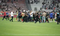 Amedspor - Erzurumspor Maçı Sonrası Saha Karıştı!