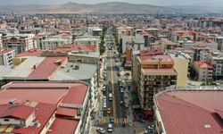 Van'da Eski Cezaevi Caddesi Yenilenen Yüzüyle Trafiğe Açıldı