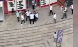 İki Grup Arasında Çıkan Kavgada Sandalyeler Havada Uçuştu