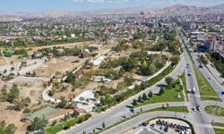 Eski DSİ Yerleşkesinde Yapımı Süren Millet Bahçesinin Çalışmaları Sürüyor