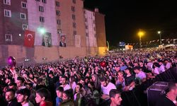Yüksekova’da Oğuzhan Koç Coşkusu: Stadyum Doldu Taştı