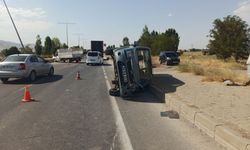Korkutan Kaza! Hafif Ticari Araç İle Kamyonet Çarpıştı