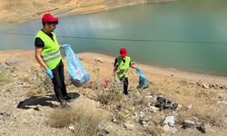Yüksekova’da Dilimli Barajı Çöplerden Arındırıldı