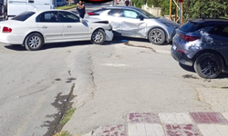 Van Kale Yolu'nda Kaza! Araçlar Birbirine Girdi