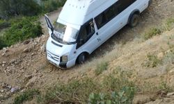Minibüs Şarampole Yuvarlandı: 7 Yaralı