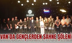Van’da Gençlerden Sahne Şöleni