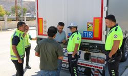 Van’da Usulsüz Park Eden Tırlara Denetim Yapıldı!