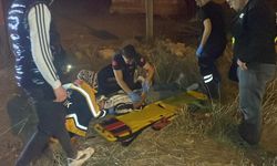 Karaman'da motosiklet şarampole devrildi: 2 yaralı