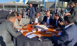 Van’da Aşiret Düğününde Dama 3 Milyon TL, Geline 1 Kilo Altın Takıldı!