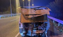 Çekici kamyonet, ticari araca çarptı : 2 ölü