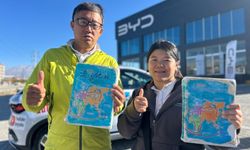 Dünya turundaki Çinli gezgin çift Van’da